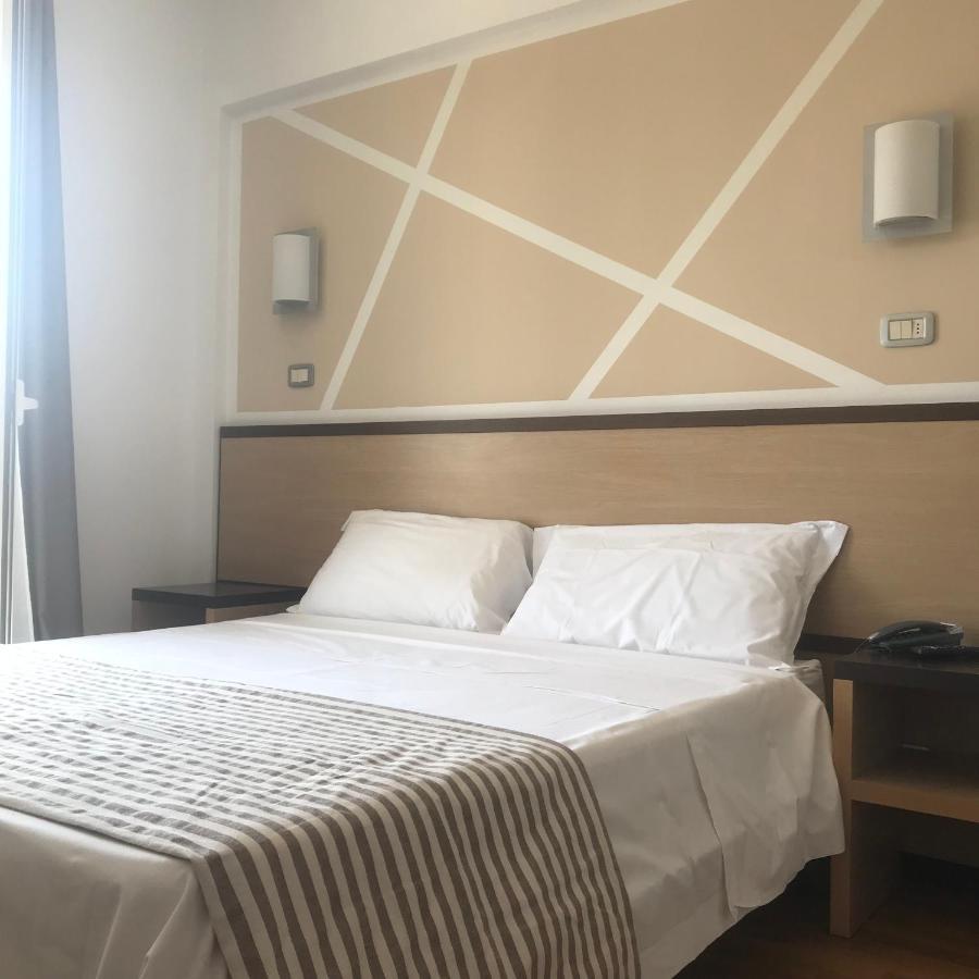 סן בנדטו דל טרנטו Hotel Royal מראה חיצוני תמונה