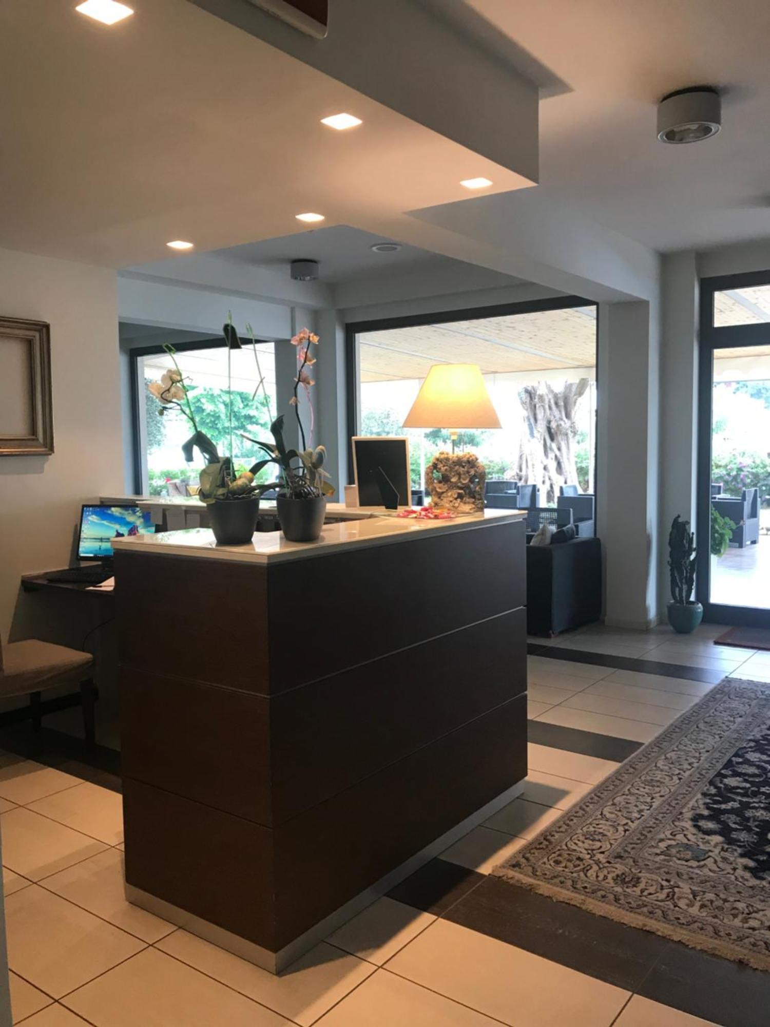 סן בנדטו דל טרנטו Hotel Royal מראה חיצוני תמונה
