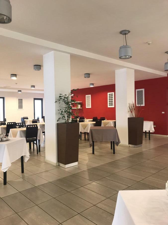סן בנדטו דל טרנטו Hotel Royal מראה חיצוני תמונה