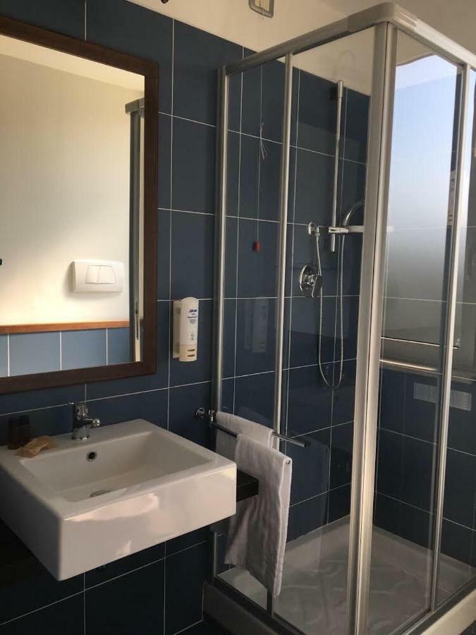 סן בנדטו דל טרנטו Hotel Royal מראה חיצוני תמונה