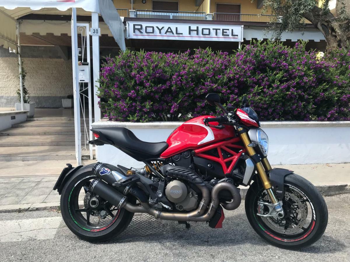 סן בנדטו דל טרנטו Hotel Royal מראה חיצוני תמונה