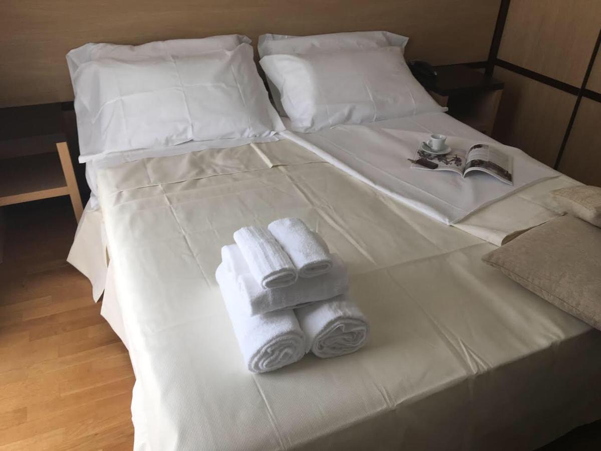 סן בנדטו דל טרנטו Hotel Royal מראה חיצוני תמונה