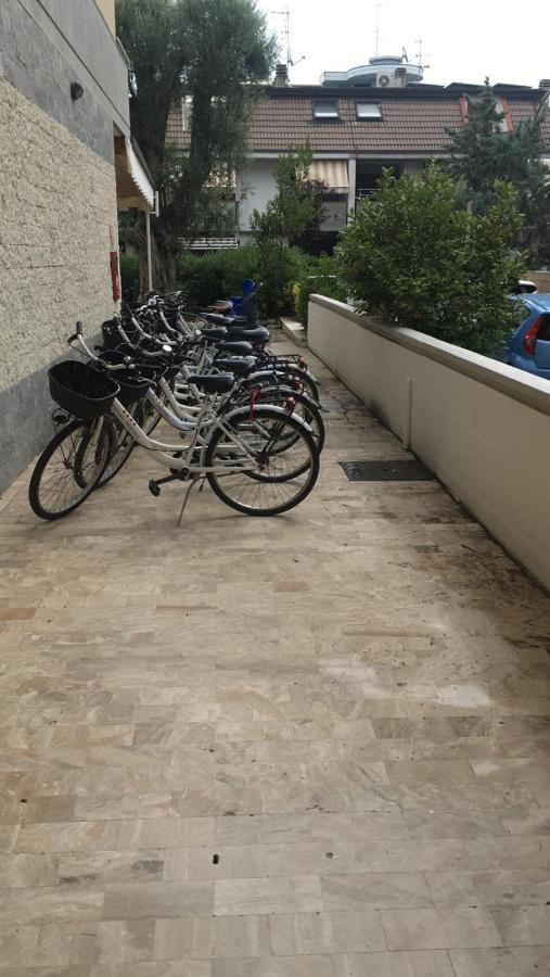 סן בנדטו דל טרנטו Hotel Royal מראה חיצוני תמונה
